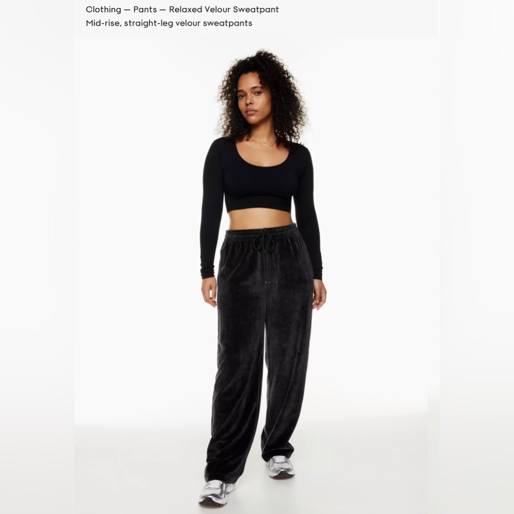 Aritzia TNA Relaxed Velour Sweatpant